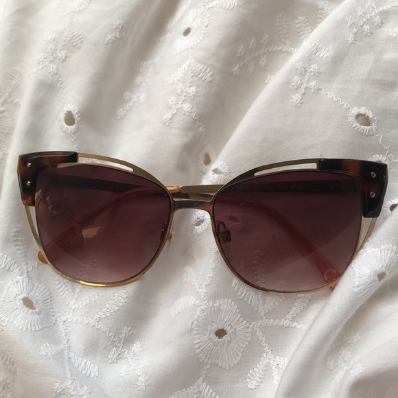 Sunglasses - Picture 2 of 3